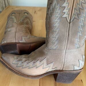 Elegant Tan Leather and Suede Laredo Cowboy Boots and Yellow and Blue Embroidery